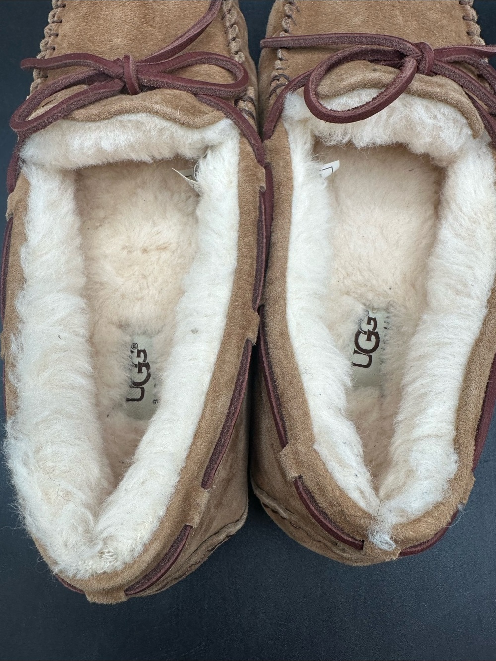 UGG Dakota Chestnut Suede Fur Slippers Womens Size 8 Moccasins - Picture 5 of 7